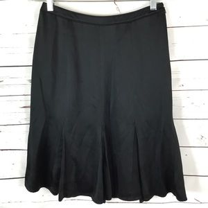 Ann Taylor Black Pleated Skirt Size 2